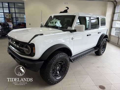 New 2026 Ford Bronco Outer Banks w/ Sasquatch Package AWD/4WD image 4