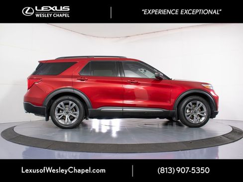 Used 2021 Ford Explorer XLT w/ Equipment Group 202A RWD image 4