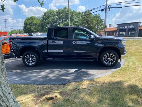 Used 2023 Chevrolet Silverado 1500 LT AWD/4WD image 2