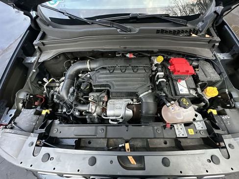 Used 2022 Jeep Renegade Limited image 19