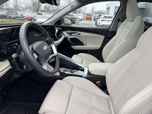 Used 2025 Audi Q5 Premium Plus w/ Premium Plus image 16