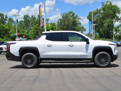 New 2025 Chevrolet Silverado EV LT image 2