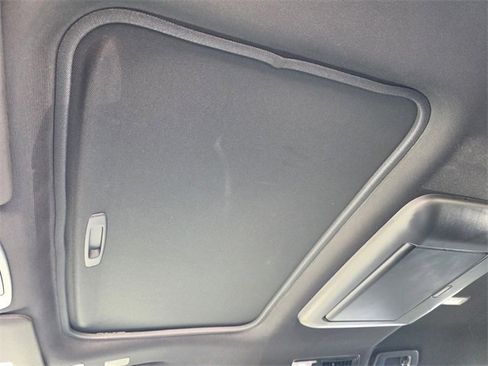 Used 2025 Toyota Sienna Platinum image 19