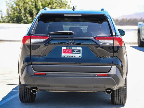 Used 2022 Toyota RAV4 XLE Premium FWD image 6