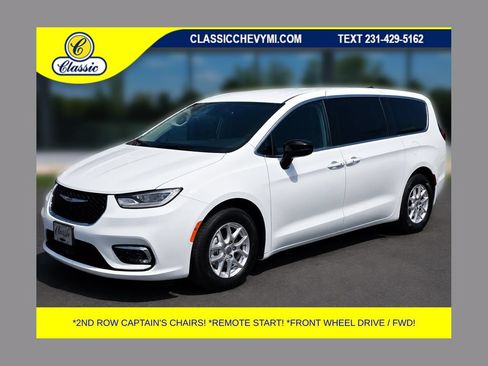 Used 2024 Chrysler Pacifica Touring-L FWD image 1