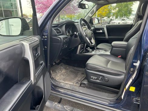 Used 2018 Toyota 4Runner SR5 Premium AWD/4WD image 19