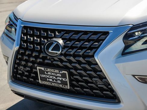 Used 2021 Lexus GX 460 Luxury w/ Off Road Package AWD/4WD image 9