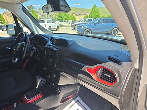 Used 2018 Jeep Renegade Trailhawk w/ Cold Weather Group II AWD/4WD image 6