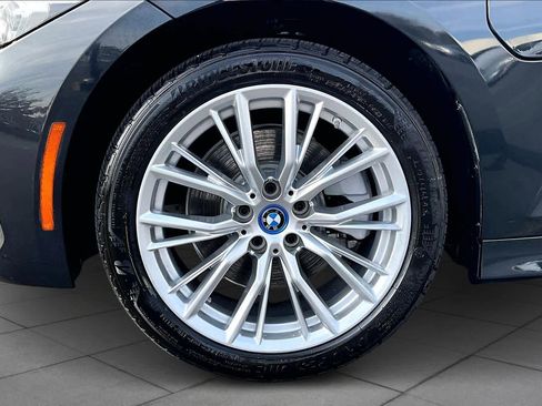 Used 2024 BMW 330e w/ Convenience Package image 11