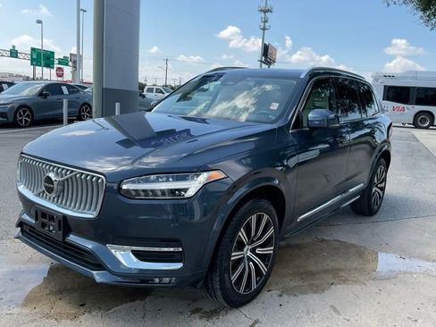 Certified 2025 Volvo XC90 B5 Core AWD/4WD image 3