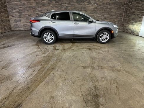 Used 2025 Buick Envista Preferred w/ Convenience II Package image 10