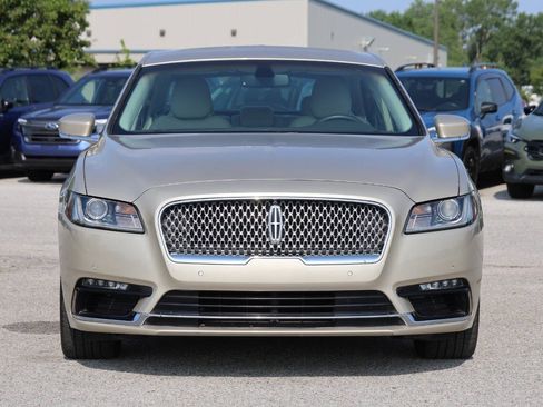 Used 2017 Lincoln Continental Select FWD image 2