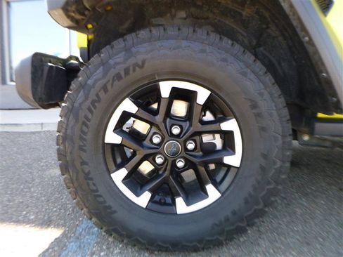 Used 2024 Jeep Wrangler Unlimited Rubicon 4xe AWD/4WD image 21