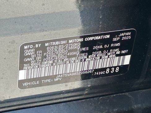 Used 2025 Mitsubishi Outlander 4WD Plug-In Hybrid image 40