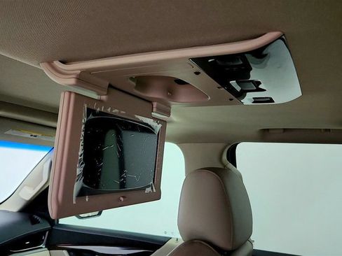 Used 2019 Cadillac Escalade Premium Luxury RWD image 21