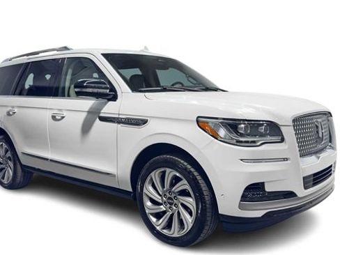 Used 2024 Lincoln Navigator Premiere image 7