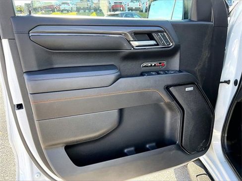 Used 2022 GMC Sierra 1500 AT4 image 9