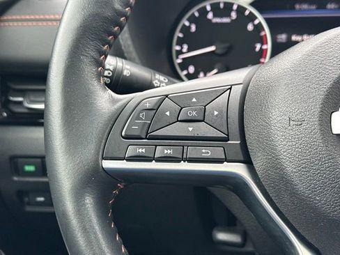 Used 2023 Nissan Sentra SR w/ SR Premium Package FWD image 38