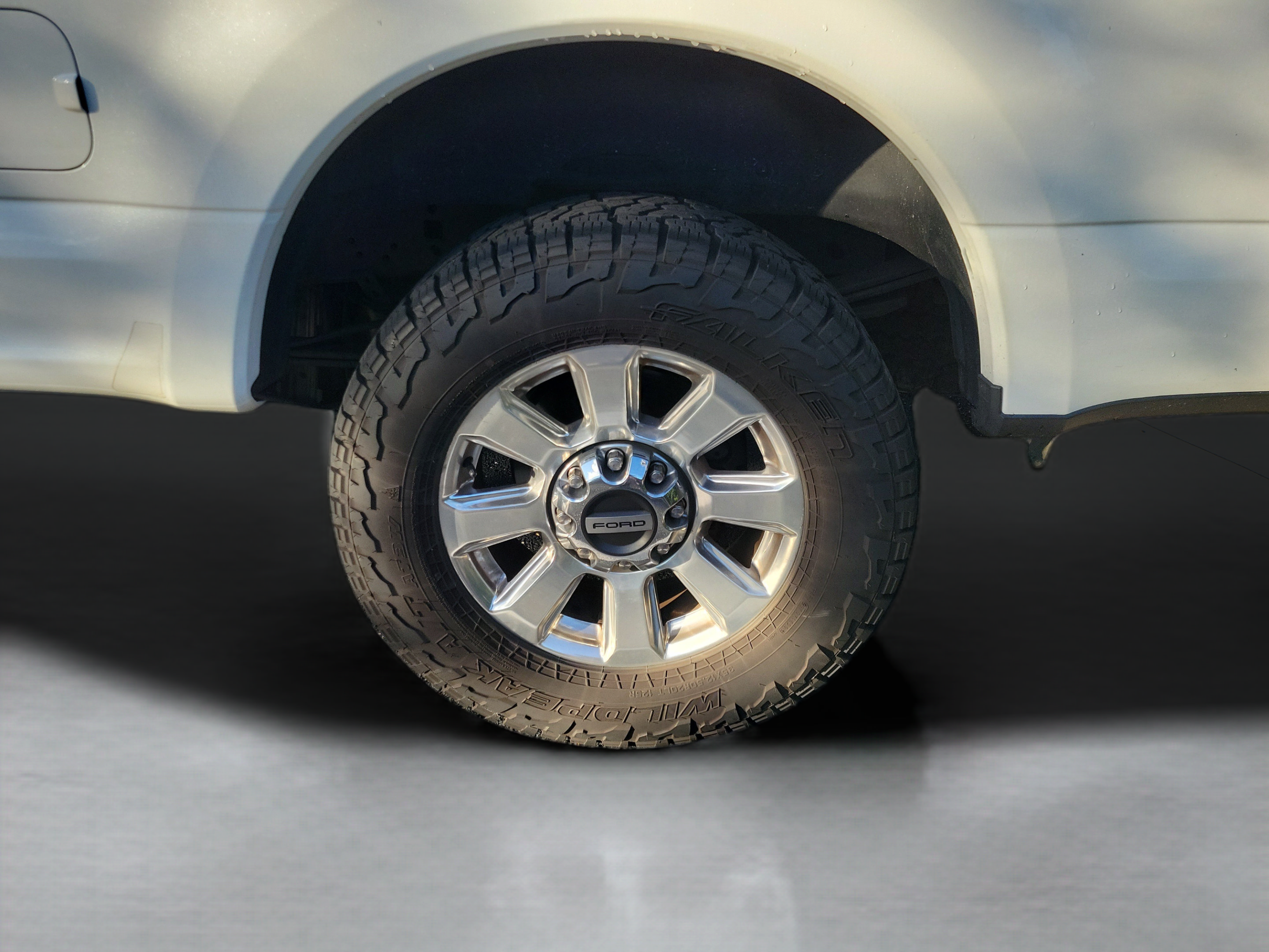 Used 2021 Ford F250 Platinum w/ FX4 Off-Road Package AWD/4WD image 25
