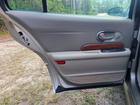 Used 2003 Buick Le Sabre Custom w/ Comfort & Style Package image 24