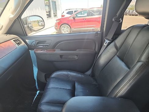 Used 2010 Chevrolet Silverado 1500 LTZ w/ Z71 Appearance Package AWD/4WD image 17