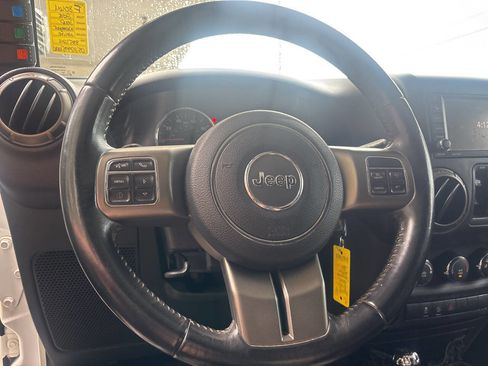 Used 2018 Jeep Wrangler Unlimited Sport AWD/4WD image 9