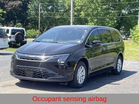New 2027 Chrysler Pacifica Select FWD image 28