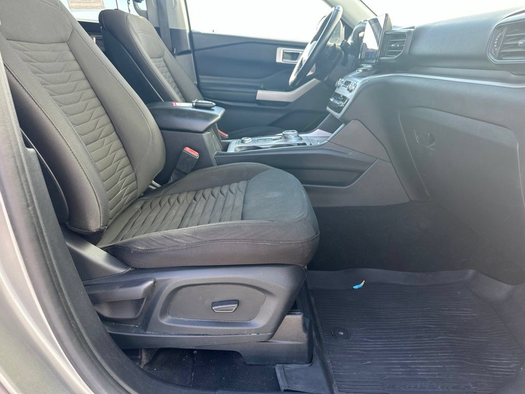 Used 2020 Ford Explorer XLT w/ Comfort Package AWD/4WD image 31