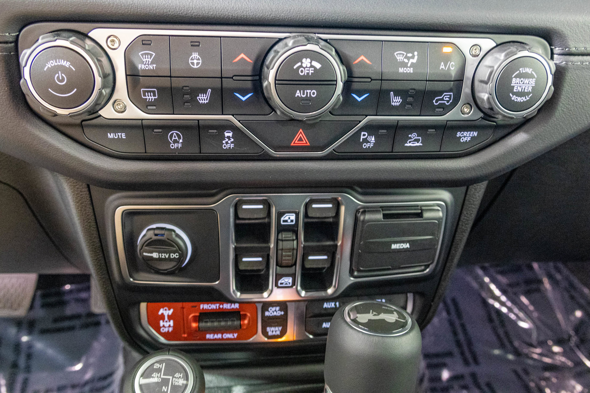 New 2027 Jeep Wrangler Unlimited Rubicon AWD/4WD image 26