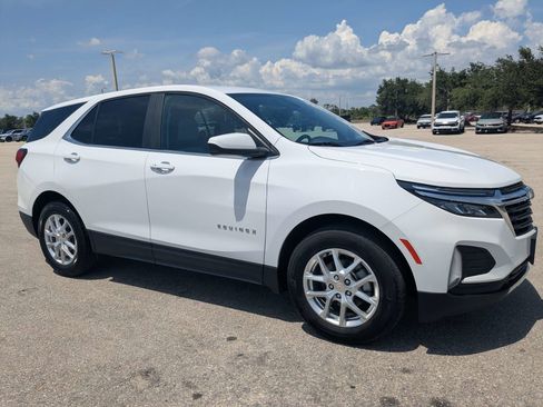Used 2024 Chevrolet Equinox LT FWD image 2