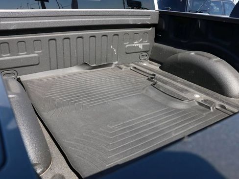 Used 2017 Ford F150 XLT w/ Equipment Group 302A Luxury AWD/4WD image 9