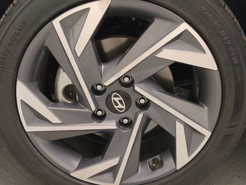 Used 2025 Hyundai Elantra Sport FWD image 31