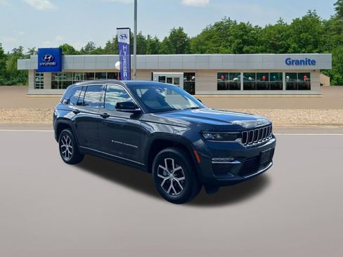 Used 2025 Jeep Grand Cherokee Limited AWD/4WD image 4
