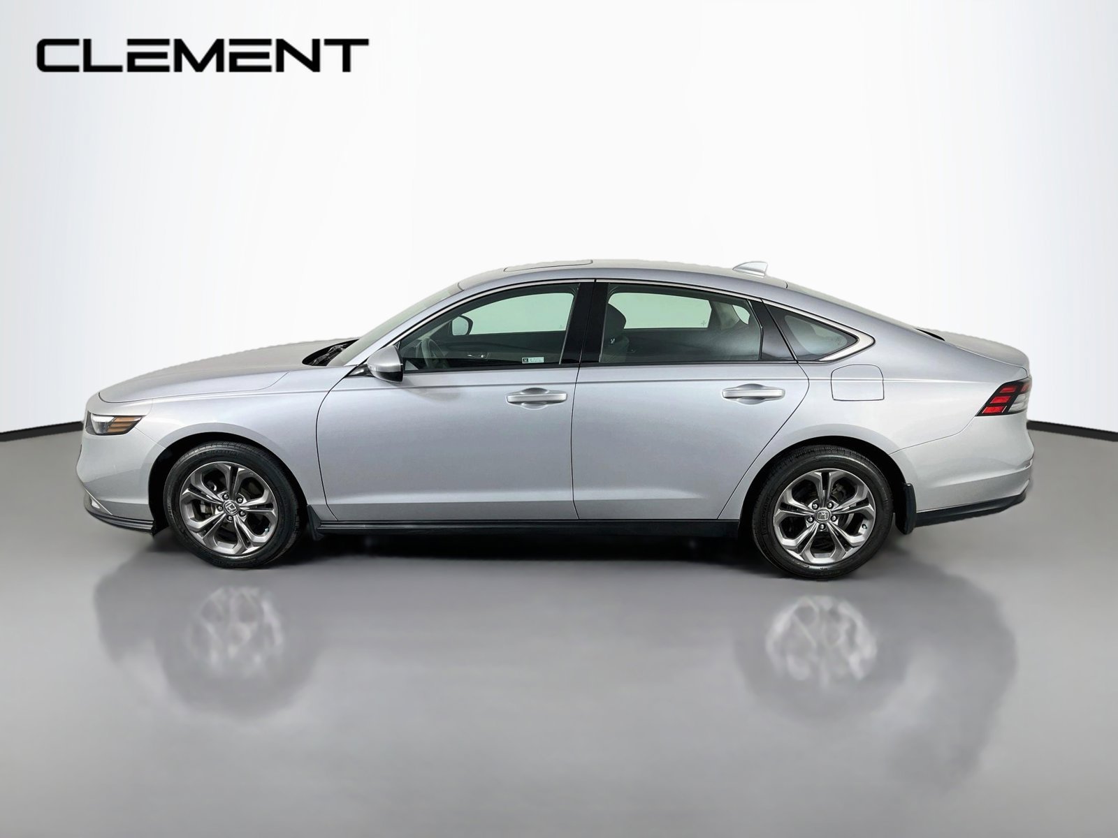 Used 2023 Honda Accord EX image 5
