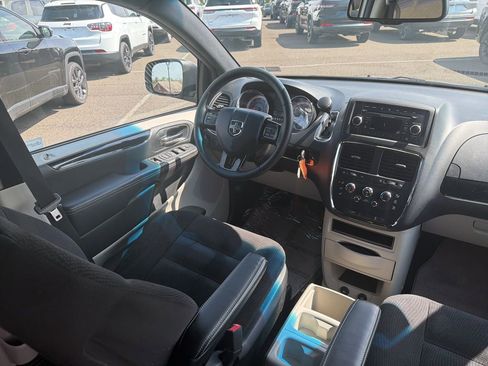 Used 2014 Dodge Grand Caravan SE FWD image 11