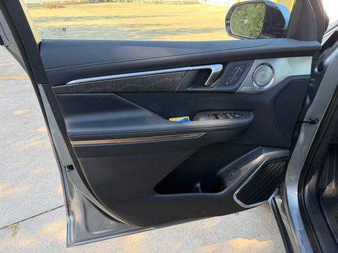 New 2026 Buick Enclave Avenir w/ Super Cruise Package image 9