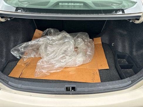 Used 2010 Toyota Corolla LE FWD image 9