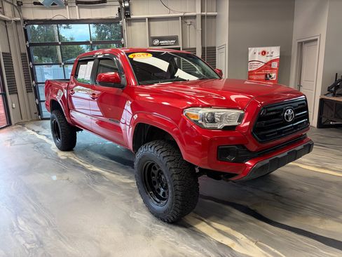 Used 2017 Toyota Tacoma SR w/ Tow Package AWD/4WD image 1