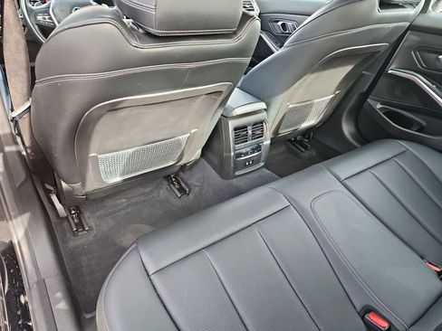 Used 2023 BMW 330e image 18