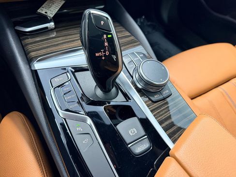 Used 2019 BMW 530i w/ Premium Package RWD image 36