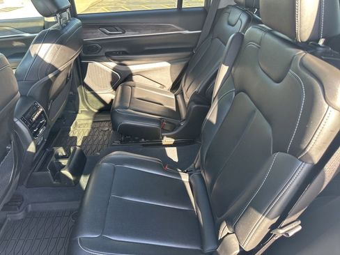 Used 2023 Jeep Grand Cherokee L Limited w/ Trailer Tow Group (B) image 7