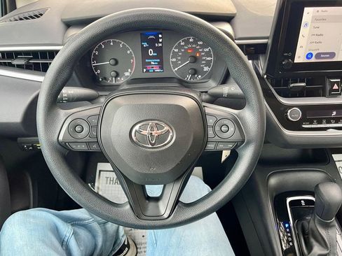 Used 2025 Toyota Corolla LE image 11