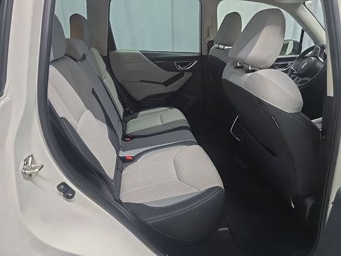 Used 2022 Subaru Forester Premium image 7