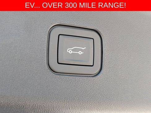 Used 2026 Cadillac Vistiq Sport w/ LPO, Floor Liner Package AWD/4WD image 24