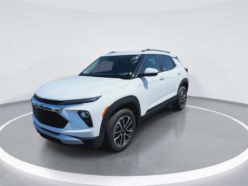 Used 2024 Chevrolet TrailBlazer LT image 4