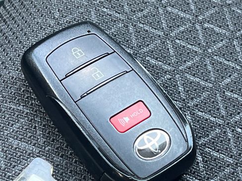 Used 2025 Toyota 4Runner SR5 RWD image 28