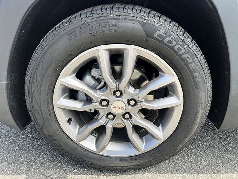 Used 2022 GMC Terrain SLT FWD image 8