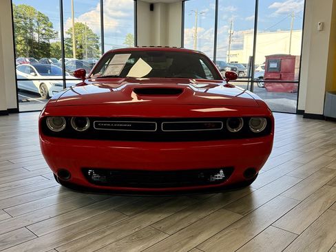 Used 2019 Dodge Challenger R/T w/ Cold Weather Group RWD image 2
