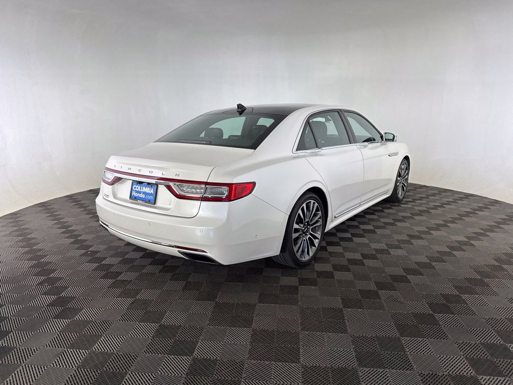 Used 2018 Lincoln Continental Select AWD/4WD image 5