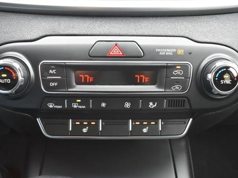 Used 2020 Kia Sorento LX w/ LX I4 Convenience Package image 25